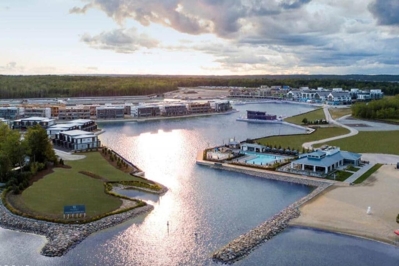 Stunning Stayz At Friday Harbour Beach Marina Resort Lake Simcoe Innisfil Экстерьер фото